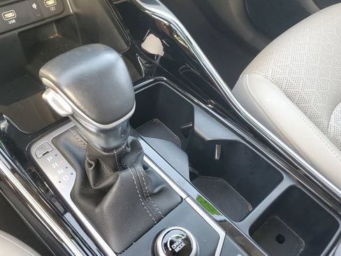 Certified 2023 Kia Sorento SX FWD image 28