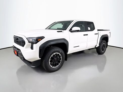 New 2026 Toyota Tacoma TRD Off-Road w/ TRD Off Road Premium Package AWD/4WD image 3