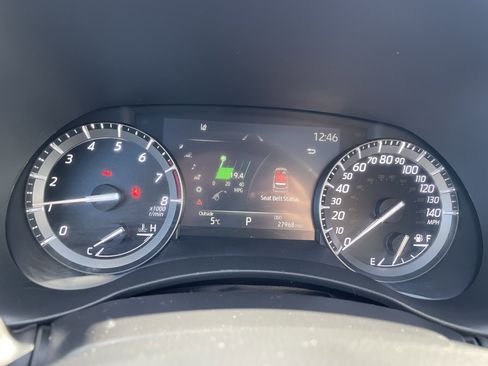 Used 2021 Toyota Highlander XLE image 19