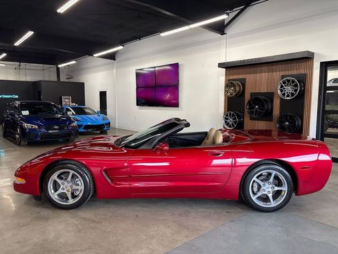 Used 2004 Chevrolet Corvette Convertible w/ Preferred Equipment Group image 7