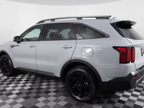 Used 2023 Kia Sorento S w/ Panoramic Sunroof Package AWD/4WD image 4