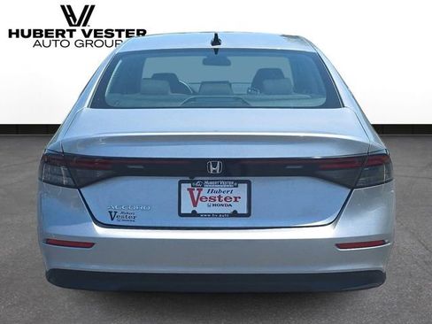 Used 2025 Honda Accord SE image 7