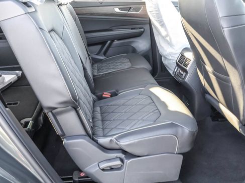 Used 2026 Volkswagen Atlas SEL Premium R-Line AWD/4WD image 32