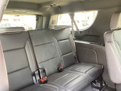 Used 2023 GMC Yukon XL SLT RWD image 12
