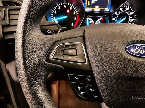 Used 2017 Ford Escape SE w/ Equipment Group 201A image 17