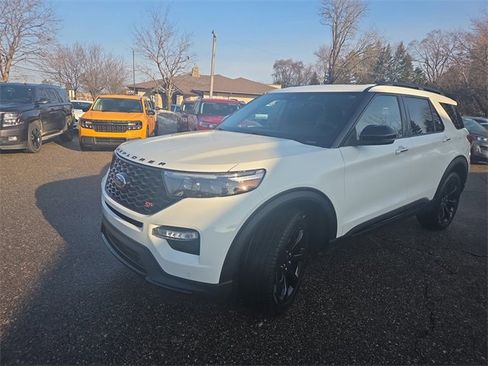 Certified 2024 Ford Explorer ST w/ Equipment Group 401A image 10