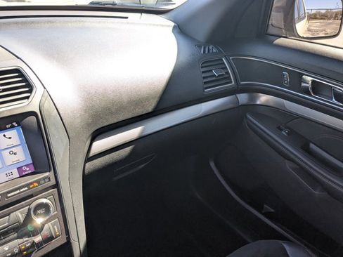 Used 2018 Ford Explorer XLT w/ Equipment Group 202A image 19