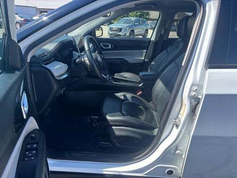 Used 2022 Jeep Compass Limited image 8
