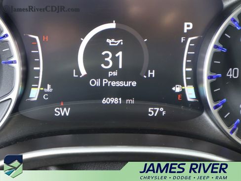 Used 2024 Chrysler Pacifica Touring-L FWD image 29