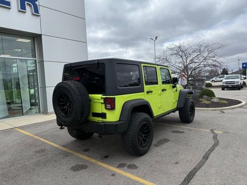 Used 2016 Jeep Wrangler Unlimited Rubicon w/ Connectivity Group AWD/4WD image 35