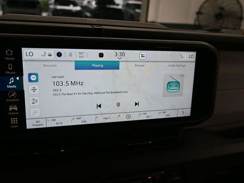 Used 2024 Jeep Wrangler Unlimited image 23