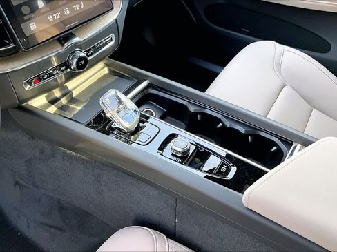 New 2026 Volvo XC60 B5 Plus w/ Protection Package Premier image 10