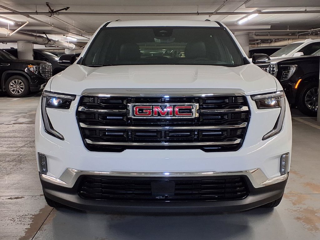Used 2026 GMC Acadia Elevation w/ Elevation Premium Package FWD image 2