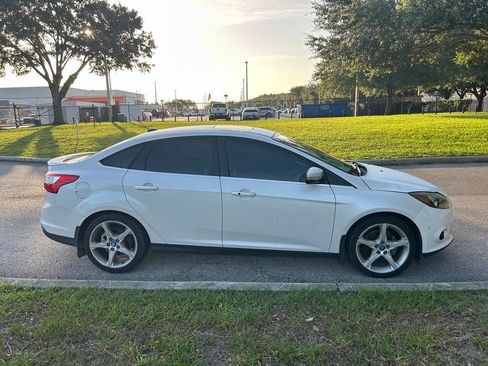 Used 2012 Ford Focus Titanium FWD image 7