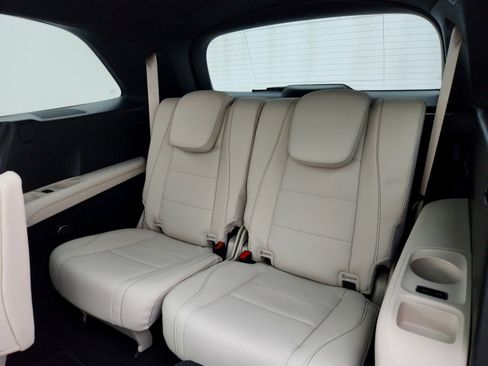 Used 2023 Mercedes-Benz GLS 450 4MATIC image 28