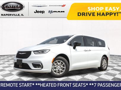 New 2026 Chrysler Pacifica Select