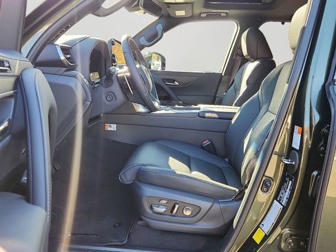 New 2025 Lexus LX 700h Luxury image 7