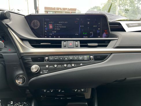 Used 2021 Lexus ES 350 w/ Premium Package image 17