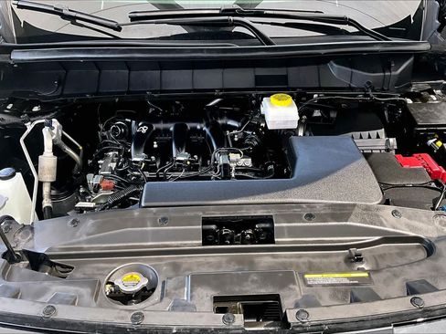 Used 2025 Nissan Pathfinder SV FWD image 31