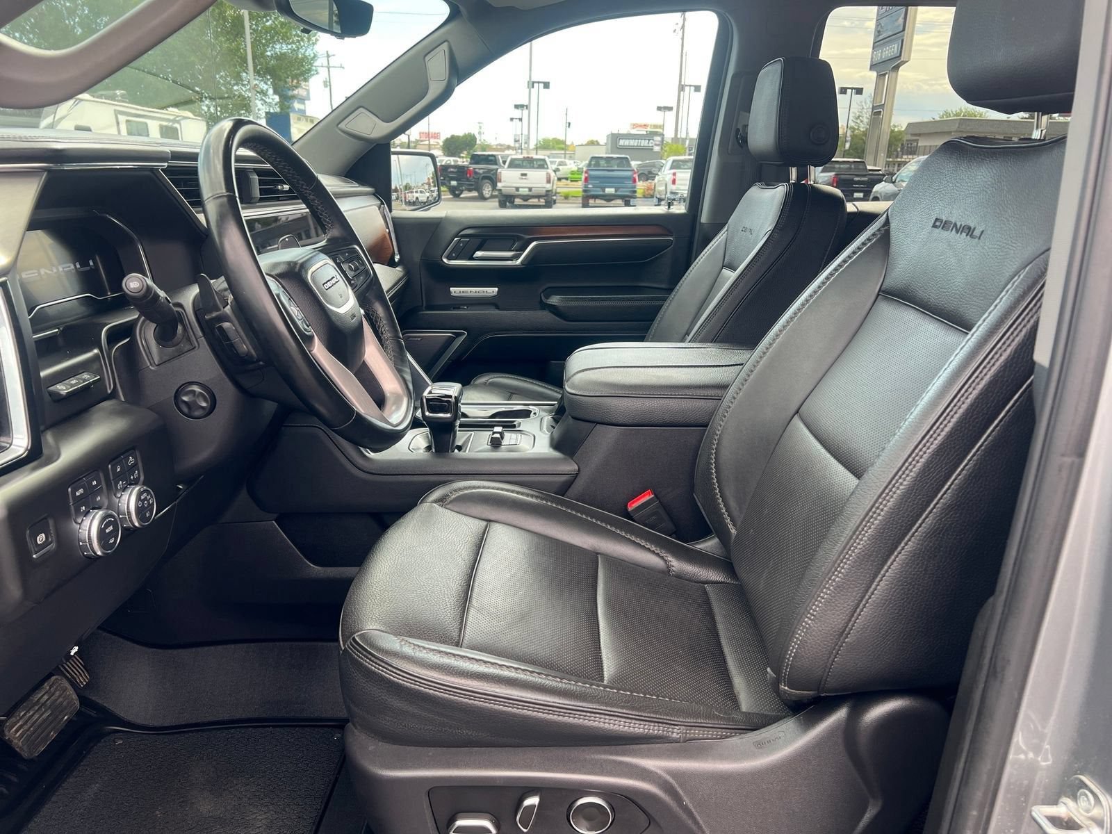 Used 2025 GMC Sierra 1500 Denali w/ Denali Reserve Package AWD/4WD image 13