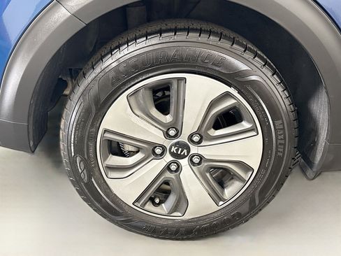 Used 2018 Kia Niro EX image 33