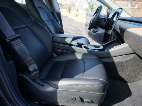 Used 2018 Tesla Model 3 Long Range image 29