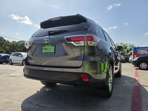 Used 2014 Toyota Highlander Limited Platinum AWD/4WD image 11