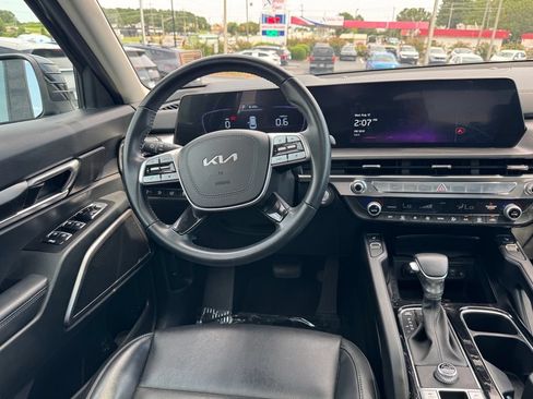 Certified 2025 Kia Telluride S FWD image 14