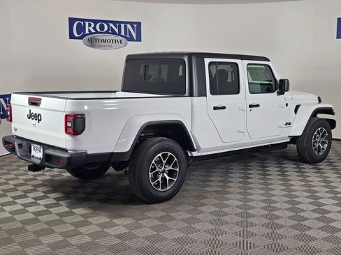 New 2026 Jeep Gladiator Sport AWD/4WD image 4