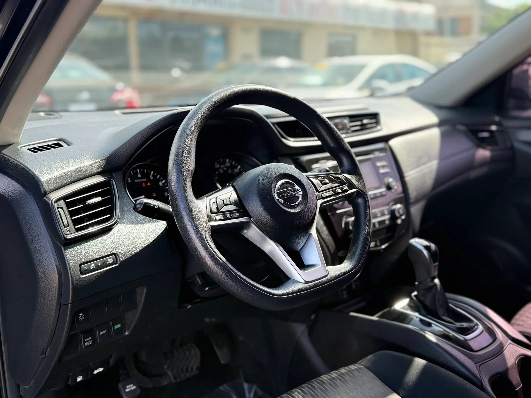 Used 2017 Nissan Rogue S AWD/4WD image 33