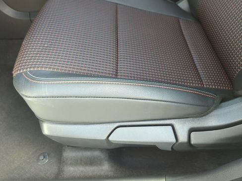 Certified 2025 Nissan Kicks SR FWD image 35