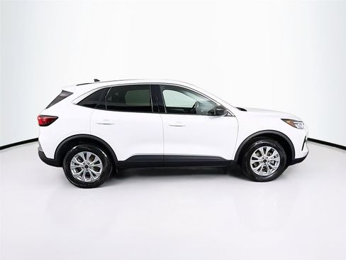 Used 2023 Ford Escape Active AWD/4WD image 8