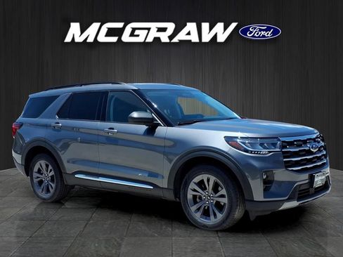 Used 2025 Ford Explorer Active w/ Active Comfort Package AWD/4WD image 3