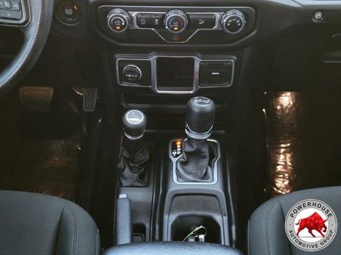Used 2018 Jeep Wrangler Unlimited Sport AWD/4WD image 23