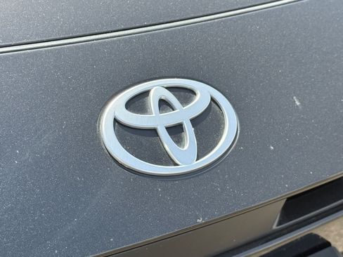 Used 2025 Toyota Camry SE FWD image 29