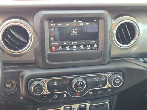 Used 2019 Jeep Wrangler Unlimited Sahara w/ Safety Group AWD/4WD image 3