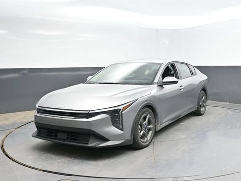 Used 2025 Kia K4 FWD image 8