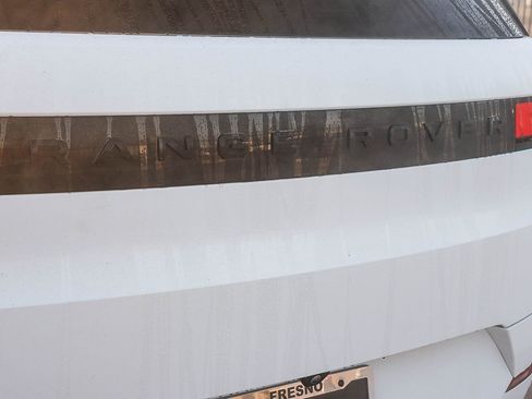 Used 2025 Land Rover Range Rover Sport Dynamic SE image 12