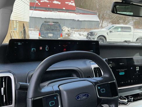 Used 2025 Ford Expedition Max Active image 28