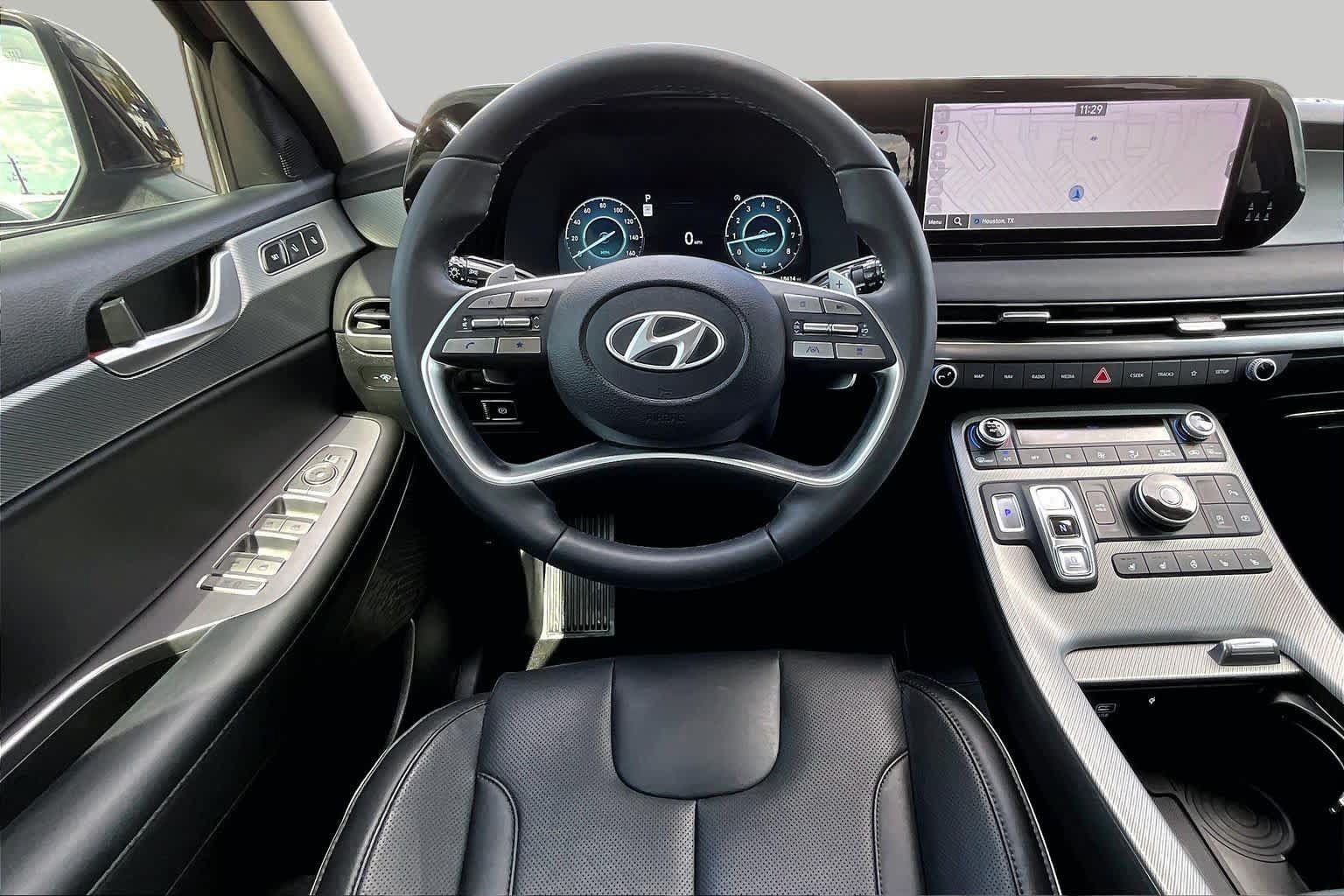 Used 2024 Hyundai Palisade SEL w/ Premium Package FWD image 6