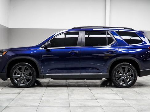 Used 2025 Honda Pilot Sport image 10