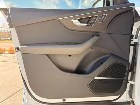 Used 2021 Audi Q8 Premium Plus w/ Premium Plus Package AWD/4WD image 11