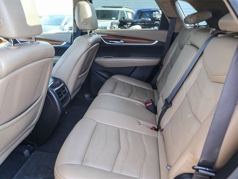 Used 2019 Cadillac XT5 Platinum image 18
