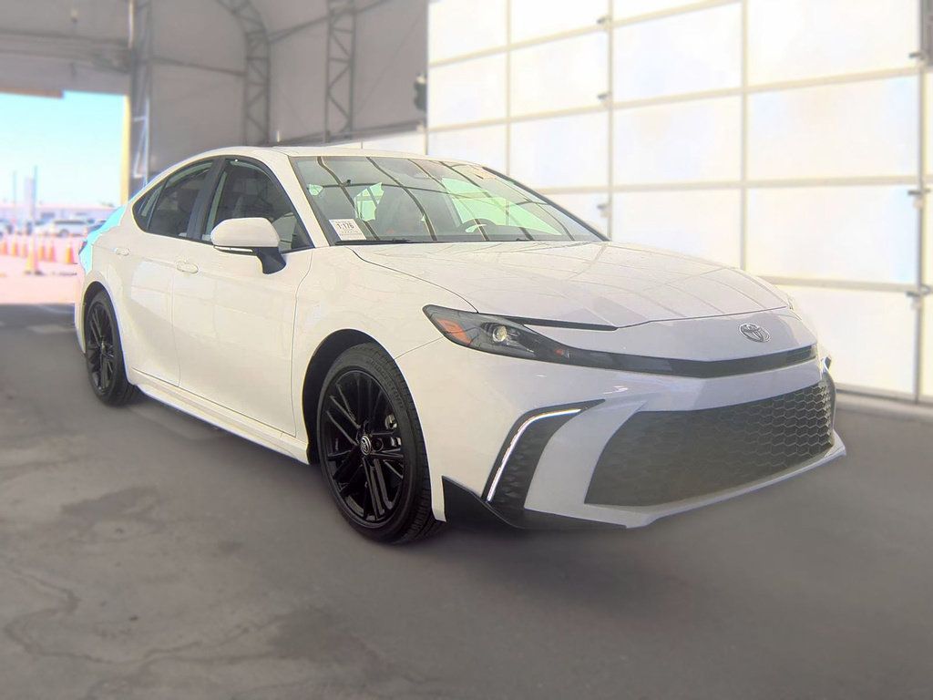 Used 2026 Toyota Camry SE FWD image 9