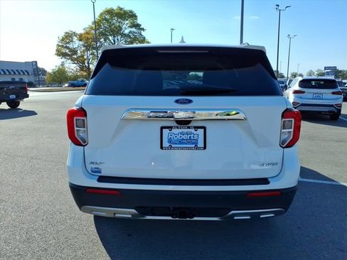 Certified 2022 Ford Explorer XLT w/ Equipment Group 202A image 4