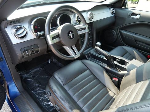 Used 2006 Ford Mustang GT RWD image 3