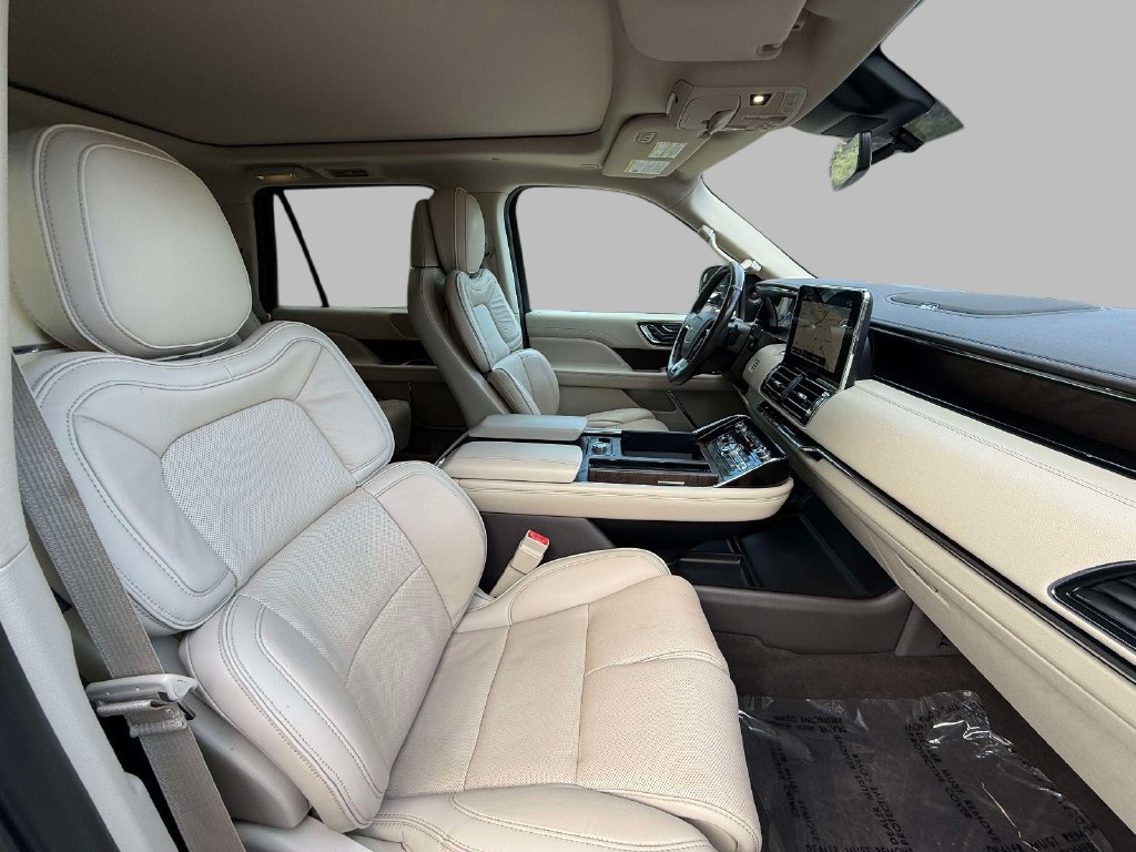 Used 2019 Lincoln Navigator Reserve w/ Cargo Package AWD/4WD image 14