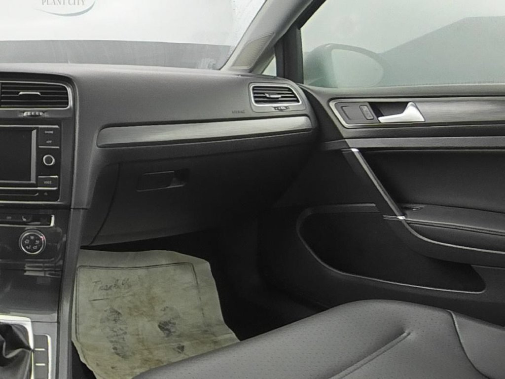 Used 2020 Volkswagen Golf 4-Door FWD image 15