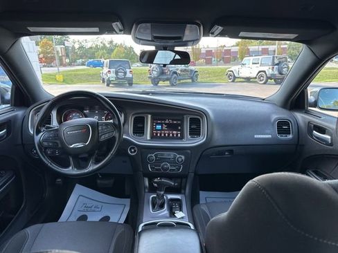 Certified 2022 Dodge Charger SXT w/ Cold Weather Package image 10