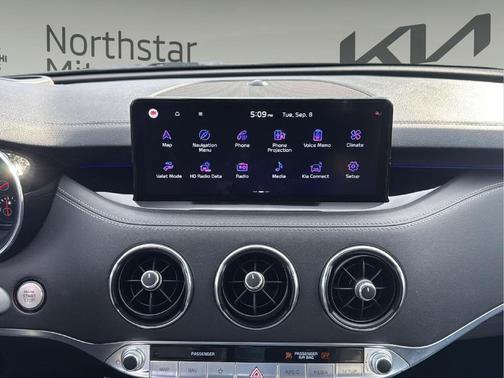 Used 2023 Kia Stinger GT2 RWD image 16